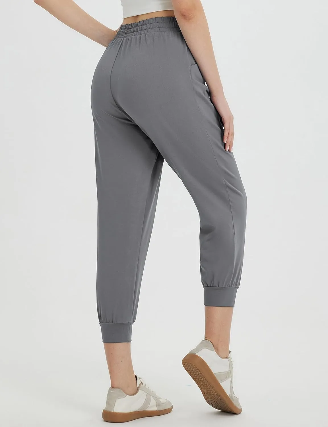 baleaf Women's Petite Joggers Capri Sweatpants Drawstring Track Pants Travel Lounge Cropped Pants with Pockets