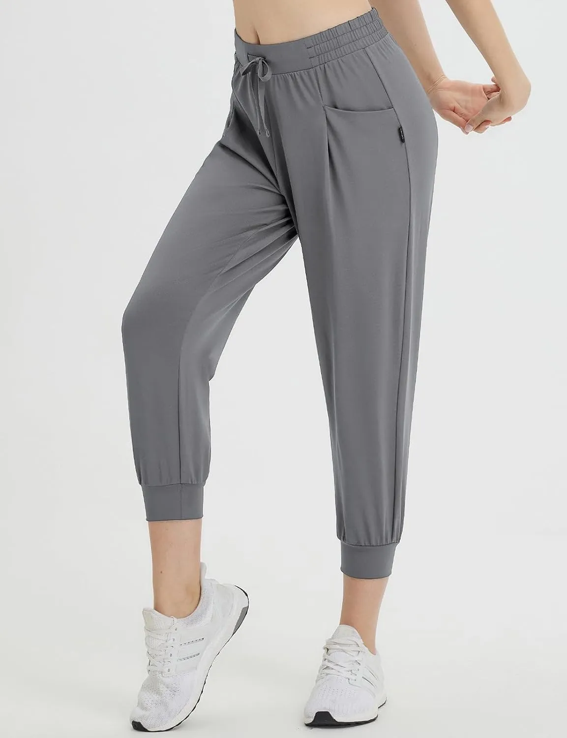 baleaf Women's Petite Joggers Capri Sweatpants Drawstring Track Pants Travel Lounge Cropped Pants with Pockets