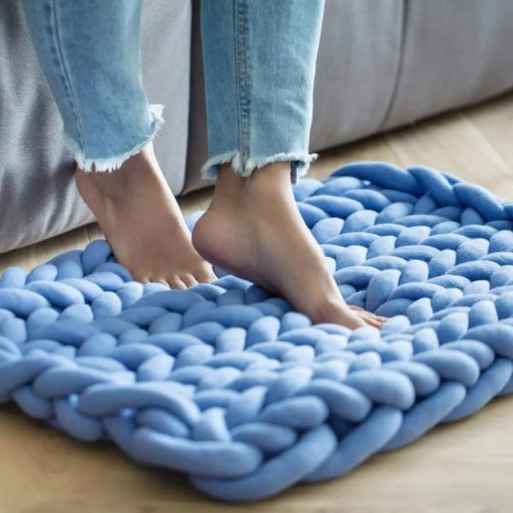 Chunky Wool Yarn 65yds Super Soft 2.2LBS Washable Super Bulky Giant for Extreme Arm Knitting DIY Throw Sofa Blanket Pillow Pet Bed and Fence (1kg, Blue)